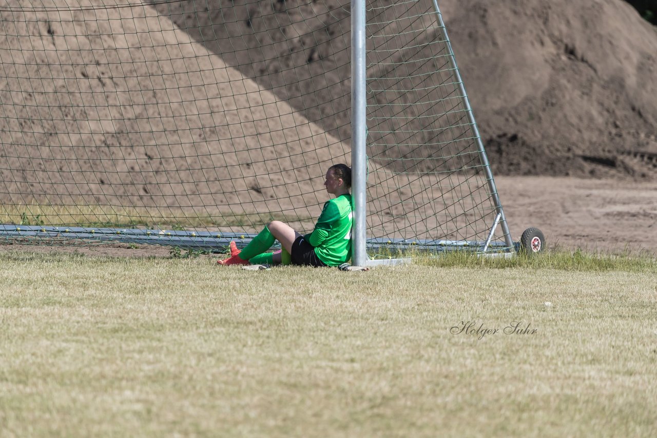 Bild 356 - wBJ TuRa Meldorf/Buesum - JFV Luebeck : Ergebnis: 1:0